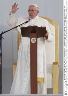 Pope Francis speaks during a meet with thousands of young people from all over Mexico at Jose Maria Morelos y Pavon Stadium, in Morelia, Mexico, 16 February 2016. The pontiff is in Mexico from 12 to 17 February as part of his tour, which will see him visiting six cities in four states. Pope Francis in Mexico !ACHTUNG: NUR REDAKTIONELLE NUTZUNG!  MEX442 20160217-635912757106406342