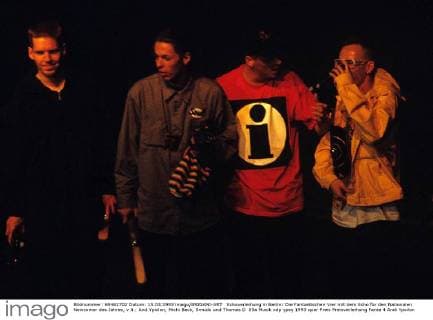 Echoverleihung in Berlin: Die Fantastischen Vier mit dem Echo für den Nationalen Newcomer des Jahres, v.li.: And.Ypsilon, Michi Beck, Smudo und Thomas D