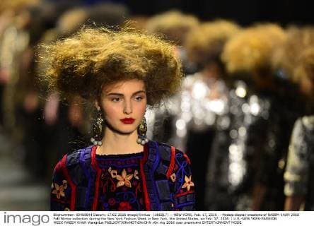 (160217) -- NEW YORK, Feb. 17, 2016 -- Models display creations of NAEEM KHAN 2016 Fall Winter collection during the New York Fashion Week in New York, the United States, on Feb. 17, 2016. ) U.S.-NEW YORK-FASHION WEEK-NAEEM KHAN WangxLei 