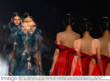 New York Fashion Week - Bibhu Mohapatra Modenschau (160217) -- NEW YORK, Feb. 17, 2016 -- This multiple exposure photo shows a model displaying a creation of Bibhu Mohapatra 2016 Fall Winter collection during the New York Fashion Week in New York, the United States, on Feb. 17, 2016. ) U.S.-NEW YORK-FASHION WEEK-BIBHU MOHAPATRA WangxLei 