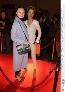 Maria Dragus und Nina Gnädig beim 99 Fire-Films-Award 2016 im Rahmen der 66. Berlinale am 18.02.2016 in Berlin 99Fire - Films - Award 2016 in Berlin 