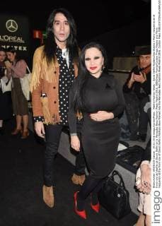Madrid Fashion Week - David Delfin Modenschau Alaska y Mario Vaquerizo en el front row del desfile de David Delfin en la Mercedes Benz Fashion Week Madrid 2016. 588 Diego Puerta Cordon Press Alaska and Mario Vaquerizo at the front row of David Delfin s fashion show framed into the Mercedes Benz Fashion Week Madrid 2016. Cordon Press  DiegoxPuerta