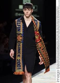 Madrid Fashion Week - David Delfin Modenschau Desfile de David Delfin en la Mercedes Benz Fashion Week Madrid 2016. 588 Diego Puerta Cordon Press David Delfin s fashion show framed into the Mercedes Benz Fashion Week Madrid 2016. Cordon Press  DiegoxPuerta