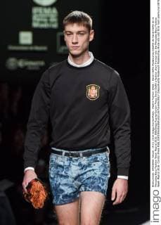 Madrid Fashion Week - David Delfin Modenschau Desfile de David Delfin en la Mercedes Benz Fashion Week Madrid 2016. 588 Diego Puerta Cordon Press David Delfin s fashion show framed into the Mercedes Benz Fashion Week Madrid 2016. Cordon Press  DiegoxPuerta