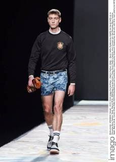 Madrid Fashion Week - David Delfin Modenschau Desfile de David Delfin en la Mercedes Benz Fashion Week Madrid 2016. 588 Diego Puerta Cordon Press David Delfin s fashion show framed into the Mercedes Benz Fashion Week Madrid 2016. Cordon Press  DiegoxPuerta