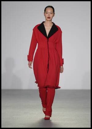 London Fashion Week - J. JS Lee Modenschau . 19 02 2016. London, United Kingdom. London Fashion Week Autumn Winter 2016. J. JS Lee collection at the opening show of London Fashion Week.  xAndrewxParsonsx xi-Imagesx IIM-12001-0013