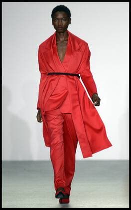 London Fashion Week - J. JS Lee Modenschau . 19 02 2016. London, United Kingdom. London Fashion Week Autumn Winter 2016. J. JS Lee collection at the opening show of London Fashion Week.  xAndrewxParsonsx xi-Imagesx IIM-12001-0036
