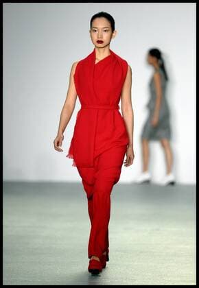 London Fashion Week - J. JS Lee Modenschau . 19 02 2016. London, United Kingdom. London Fashion Week Autumn Winter 2016. J. JS Lee collection at the opening show of London Fashion Week.  xAndrewxParsonsx xi-Imagesx IIM-12001-0022