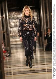 London Fashion Week - Felder Felder Modenschau . 19 02 2016. London, United Kingdom. Felder Felder show at London Fashion Week A W 2016-Day one.  xStephenxLockx xi-Imagesx IIM-12002-0017