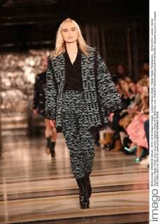 London Fashion Week - Felder Felder Modenschau . 19 02 2016. London, United Kingdom. Felder Felder show at London Fashion Week A W 2016-Day one.  xStephenxLockx xi-Imagesx IIM-12002-0022