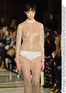 Feb. 19, 2016 - London, London, UK - Model on the catwalk at the FELDER FELDER Autumn Winter 2016 show. Models, buyers, celebrities and the stylish descend upon London Fashion Week for the Autumn Winters 2016 clothes collection shows. London, UK. London UK  - ZUMAl94_