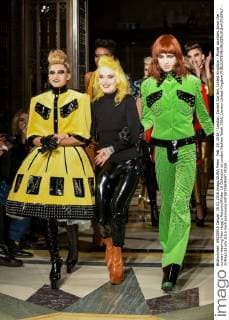 Feb. 19, 2016 - London, Covent Garden, United Kingdom - Model saunters down the runway wearing Pam Hogg s Autumn Winter 16 Collection at London Fashion Week 2016. London United Kingdom - ZUMAp133