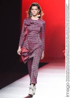 Madrid Fashion Week - Moises Nieto Modenschau Desfile de Moises Nieto Manemane en la Mercedes Benz Fashion Week Madrid 2016. 588 Diego Puerta Cordon Press Moises Nieto Manemane s fashion show framed into the Mercedes Benz Fashion Week Madrid 2016. Cordon Press  DiegoxPuerta