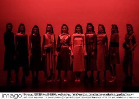 Madrid Fashion Week - Moises Nieto Modenschau Desfile de Moises Nieto Manemane en la Mercedes Benz Fashion Week Madrid 2016. 588 Diego Puerta Cordon Press Moises Nieto Manemane s fashion show framed into the Mercedes Benz Fashion Week Madrid 2016. Cordon Press  DiegoxPuerta