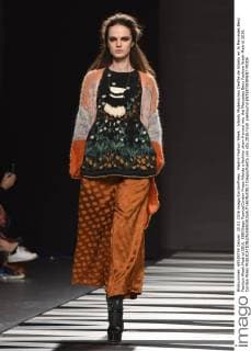 Madrid Fashion Week - Ailanto Modenschau Desfile de Ailanto en la Mercedes Benz Fashion Week Madrid 2016. 588 Diego Puerta Cordon Press Ailanto s fashion show framed into the Mercedes Benz Fashion Week Madrid 2016. Cordon Press  DiegoxPuerta