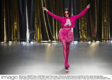Model bei der Agatha Ruiz de la Prada Fashion Show auf der Mercedes-Benz Fashion Week Madrid Autumn Winter 2016. Madrid, 19.02.2016 Foto:xDyDxFotografosx xFuturexImage