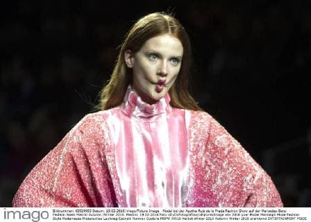 Model bei der Agatha Ruiz de la Prada Fashion Show auf der Mercedes-Benz Fashion Week Madrid Autumn Winter 2016. Madrid, 19.02.2016 Foto:xDyDxFotografosx xFuturexImage