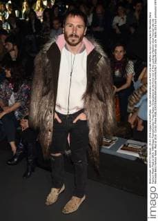 Ruben Ochandiano en el front row del desfile de Ana Locking en la Mercedes Benz Fashion Week Madrid 2016. 588 Diego Puerta Cordon Press Ruben Ochandiano at the front row of Ana Locking s fashion show framed into the Mercedes Benz Fashion Week Madrid 2016. Cordon Press  DiegoxPuerta