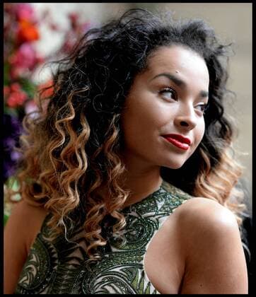 . 20 02 2016. London, United Kingdom. Julien Macdonald show at London Fashion Week A W 2016-Day Two. Ella Eyre arrives for Julien Macdonald s collection on day 2 of London Fashion Week.  xAndrewxParsonsx xi-Imagesx IIM-12012-0059