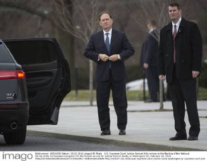 U.S. Supreme Court Justice Samuel Alito arrives to the Basilica of the National Shrine of the Immaculate Conception for the funeral service for Justice Antonin Scalia, in Washington DC, February 20, 2016.  WAP20160220809 MOLLYxRILEY