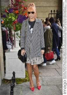 Feb. 20, 2016 - London, London, UK - AMBER LE BON arrives at the JULIEN MACDONALD Autumn Winter 2016 show. Models, buyers, celebrities and the stylish descend upon London Fashion Week for the Autumn Winters 2016 clothes collection shows. London, UK. London United Kingdom  - ZUMAl94_