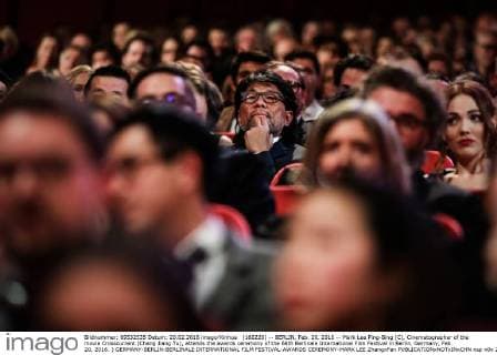 (160220) -- BERLIN, Feb. 20, 2016 -- Mark Lee Ping-Bing (C), Cinematographer of the movie Crosscurrent (Chang Jiang Tu), attends the awards ceremony of the 66th Berlinale International Film Festival in Berlin, Germany, Feb. 20, 2016. ) GERMANY-BERLIN-BERLINALE INTERNATIONAL FILM FESTIVAL-AWARDS CEREMONY-MARK LEE ZhangxFan 