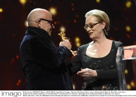 Director Gianfranco Rosi, winner of the Golden Bear for Best Film, and Meryl Streep at the Award Ceremony of the 66th Berlin International Film Festival Berlinale 2016 at Berlinale Palast on February 20, 2016 in Berlin, Germany. Foto:xC.xNiehausx xFuturexImage