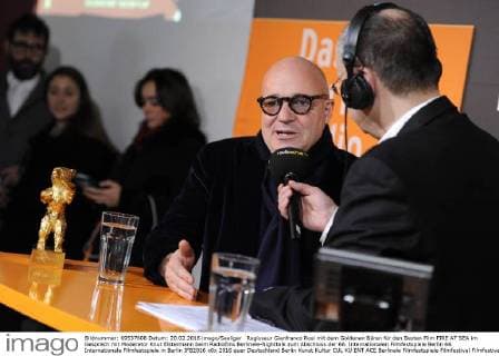 Regisseur Gianfranco Rosi mit dem Goldenen Bären für den Besten Film FIRE AT SEA im Gespräch mit Moderator Knut Elstermann beim RadioEins Berlinale-Nighttalk zum Abschluss der 66. Internationalen Filmfestspiele Berlin 66. Internationale Filmfestspiele in Berlin IFB2016