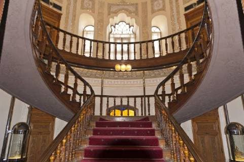 Architektur von Hans Hollein Treppe im runden Treppenhaus, ?bgineh Museum, Iranisches Museum für Glas und Keramik, Teheran, Iran Copyright: imageBROKER/StefanxAuth iblsau04259475.jpg