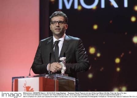 Regisseur Danis Tanovic mit dem Silbernen Bären (Großer Preis der Jury) für den Film DEATH IN SARAJEVO anlässlich der Preisverleihung der 66. Internationalen Filmfestspiele Berlin 66. Internationale Filmfestspiele in Berlin IFB2016