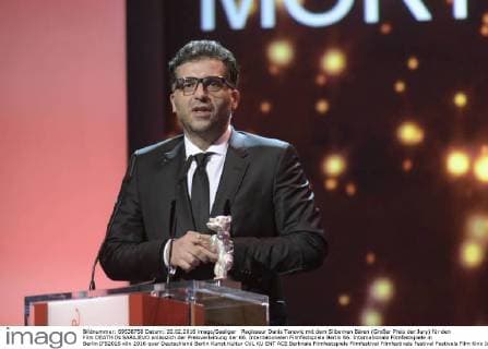 Regisseur Danis Tanovic mit dem Silbernen Bären (Großer Preis der Jury) für den Film DEATH IN SARAJEVO anlässlich der Preisverleihung der 66. Internationalen Filmfestspiele Berlin 66. Internationale Filmfestspiele in Berlin IFB2016