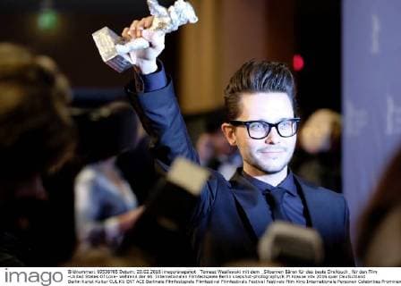 Tomasz Wasilewski mit dem _Silbernen Bären für das beste Drehbuch_ für den Film -United States Of Love- während der 66. Internationalen Filmfestspiele Berlin snapshot-photography K.M.Krause