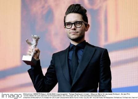 Tomasz Wasilewski mit dem _Silbernen Bären für das beste Drehbuch_ für den Film -united States Of Love- während der Pressekonferenz der Preisträger der 66. Internationalen Filmfestspiele Berlin snapshot-photography K.M.Krause
