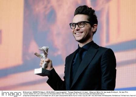 Tomasz Wasilewski mit dem _Silbernen Bären für das beste Drehbuch_ für den Film -united States Of Love- während der Pressekonferenz der Preisträger der 66. Internationalen Filmfestspiele Berlin snapshot-photography K.M.Krause
