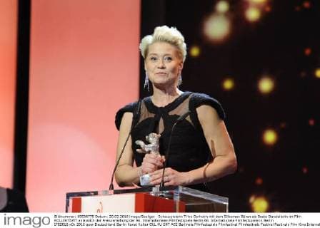 Schauspielerin Trine Dyrholm mit dem Silbernen Bären als Beste Darstellerin im Film KOLLEKTIVET anlässlich der Preisverleihung der 66. Internationalen Filmfestspiele Berlin 66. Internationale Filmfestspiele in Berlin IFB2016