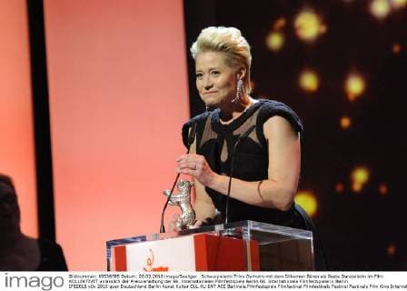Schauspielerin Trine Dyrholm mit dem Silbernen Bären als Beste Darstellerin im Film KOLLEKTIVET anlässlich der Preisverleihung der 66. Internationalen Filmfestspiele Berlin 66. Internationale Filmfestspiele in Berlin IFB2016