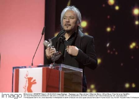 Regisseur Lav Diaz mit dem Silbernen Bären (Alfred-Bauer-Preis für einen Spielfilm der neue Perspektiven eröffnet) für den Film A LULLABY TO THE SORROWFUL MYSTERY anlässlich der Preisverleihung der 66. Internationalen Filmfestspiele Berlin 66. Internationale Filmfestspiele in Berlin IFB2016