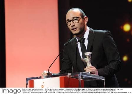 Schauspieler Majd Mastoura mit dem Silbernen Bären als Bester Darsteller im Film HEDI anlässlich der Preisverleihung der 66. Internationalen Filmfestspiele Berlin 66. Internationale Filmfestspiele in Berlin IFB2016