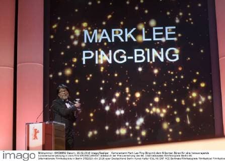 Kameramann Mark Lee Ping-Bing mit dem Silbernen Bären für eine herausragende künstlerische Leistung in dem Film CROSSCURRENT anlässlich der Preisverleihung der 66. Internationalen Filmfestspiele Berlin 66. Internationale Filmfestspiele in Berlin IFB2016