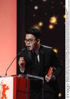 Regisseur Chiang Wei Liang mit Audi Short Film Award für den Kurzfilm ANKERN VERBOTEN anlässlich der Preisverleihung der 66. Internationalen Filmfestspiele Berlin 66. Internationale Filmfestspiele in Berlin IFB2016