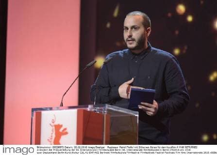 Regisseur Mahdi Fleifel mit Silbernen Bären für den Kurzfilm A MAN RETURNED anlässlich der Preisverleihung der 66. Internationalen Filmfestspiele Berlin 66. Internationale Filmfestspiele in Berlin IFB2016