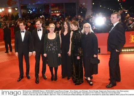 Clive Owen, Lars Eidinger, Meryl Streep, Malgorzata Szumowska, Alba Rohrwacher, Brigitte Lacombe and Nick James attending the Award Ceremony of the 66th Berlin International Film Festival Berlinale 2016 at Berlinale Palast on February 20, 2016 in Berlin, Germany. Foto:xC.xNiehausx xFuturexImage