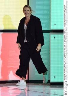 Feb. 21, 2016 - London, London, UK - Handbag designer ANYA HINDMARCH on the catwalk of her Autumn Winter 2016 show. Models, buyers, celebrities and the stylish descend upon London Fashion Week for the Autumn Winters 2016 clothes collection shows. London, UK. London UK  - ZUMAl94_