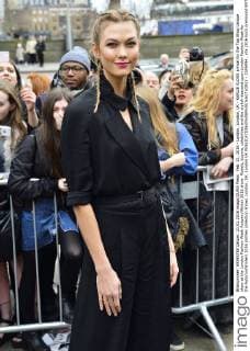Feb. 21, 2016 - London, London, UK - KARLIE KLOSS arrival for the Top Shop Unique show at the London Fashion Week Autumn Winter 2016 show. Models, buyers, celebrities and the stylish descend upon London Fashion Week for the Autumn Winters 2016 clothes collection shows. London, UK. London UK  - ZUMAl94_