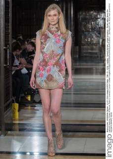 Feb. 21, 2016 - London, Covent Garden, United Kingdom - Model walks down the catwalk wearing House of Kamair Rokni s creation. London United Kingdom - ZUMAp133