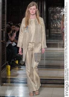 Feb. 21, 2016 - London, Covent Garden, United Kingdom - Model walks down the catwalk wearing House of Kamair Rokni s creation. London United Kingdom - ZUMAp133