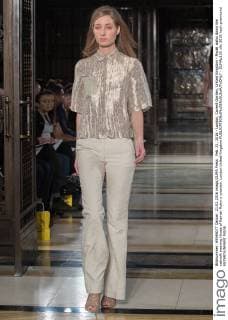 Feb. 21, 2016 - London, Covent Garden, United Kingdom - Model walks down the catwalk wearing House of Kamair Rokni s creation. London United Kingdom - ZUMAp133