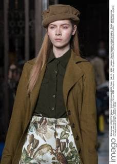 Feb. 21, 2016 - London, Covent Garden, United Kingdom - Model walks down the catwalk wearing Zaheer Abbas s Autumn Winter 2016 collection. London United Kingdom - ZUMAp133