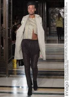 Feb. 21, 2016 - London, Covent Garden, United Kingdom - Model walks down the catwalk wearing Wardha Saleem s Autumn Winter 2016 collection. London United Kingdom - ZUMAp133