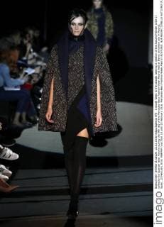 A model takes to the catwalk wearing a creation of the Autumn Winter 2016-17 collection by Spanish label Alvarno during the fifth day of the Mercedes-Benz Fashion Week Madrid held at Ifema exhibition site in Madrid, Spain, 22 February 2016. MBFWM runs from 18 until 23 February 2016. Mercedes-Benz Fashion Week Madrid !ACHTUNG: NUR REDAKTIONELLE NUTZUNG!  20160222-635917451287934103